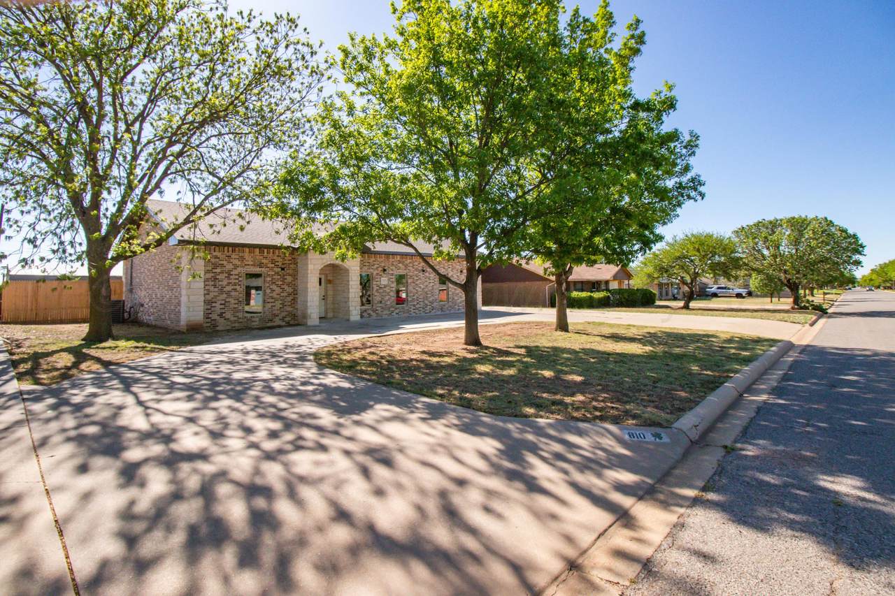 810 Houston Street - Photo 1