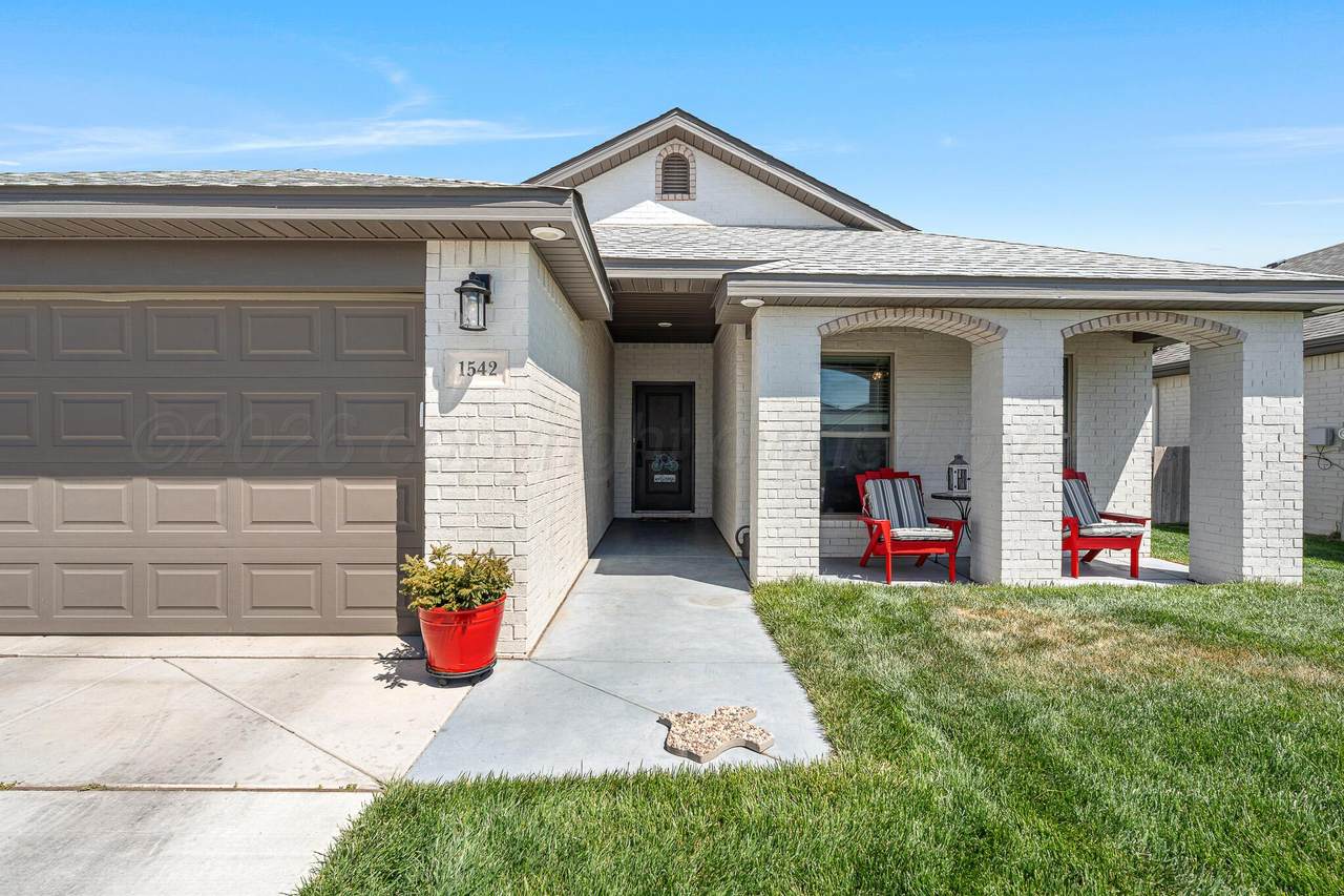 1542 Lullwater Road - Photo 1