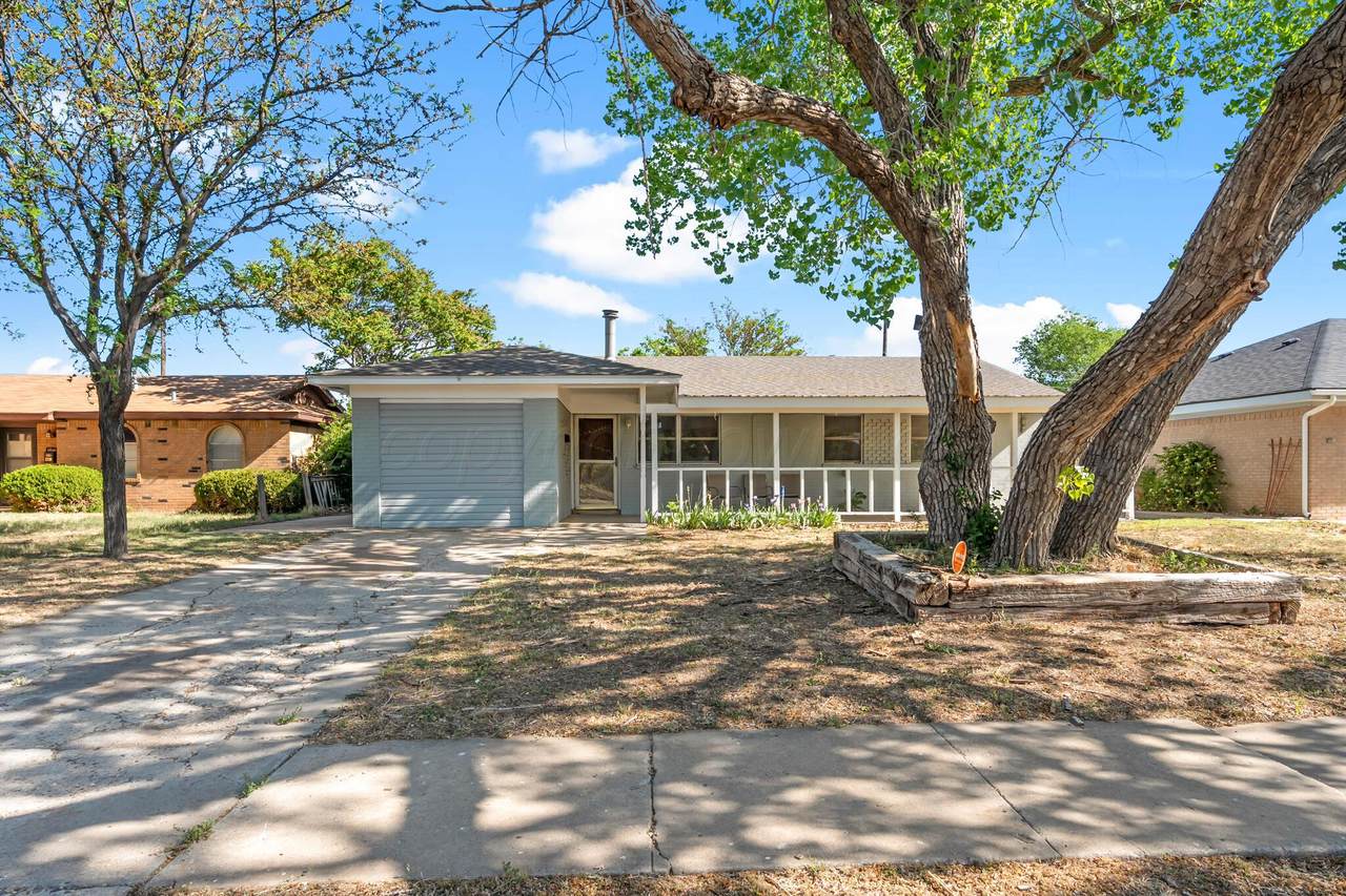 2708 Salem Drive - Photo 1