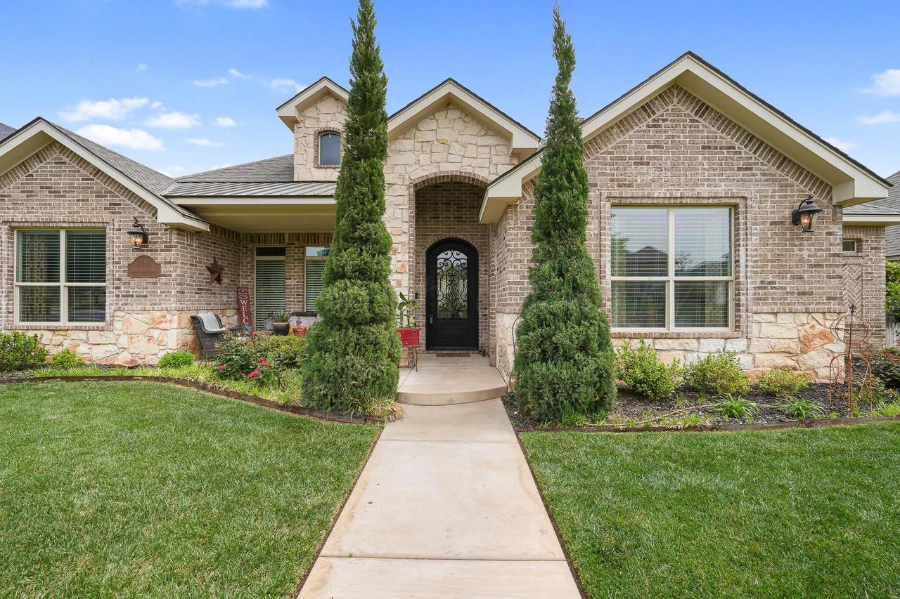 8403 Shadywood Drive - Photo 1