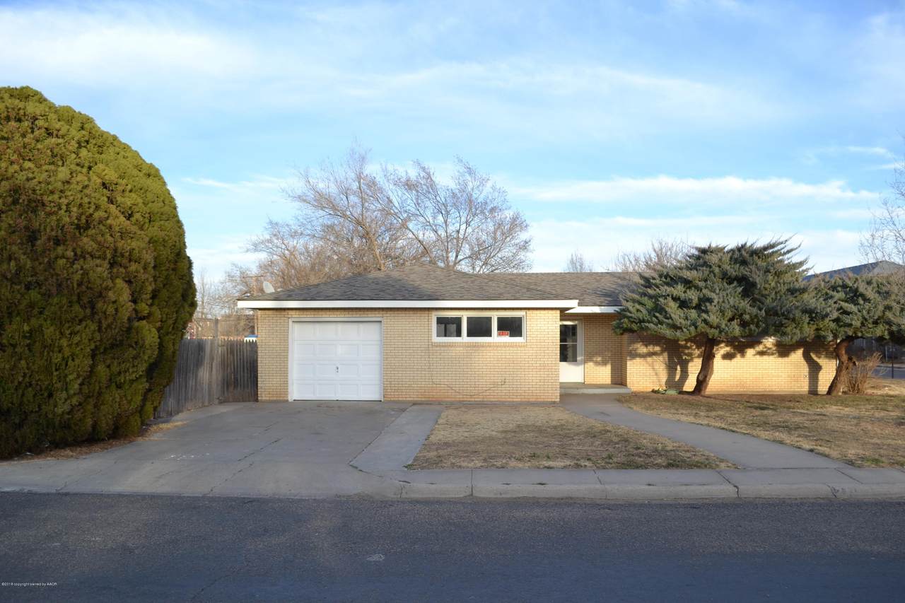 211 27TH Street - Photo 1