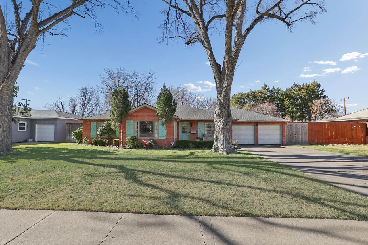 2610 Travis Street - Photo 1