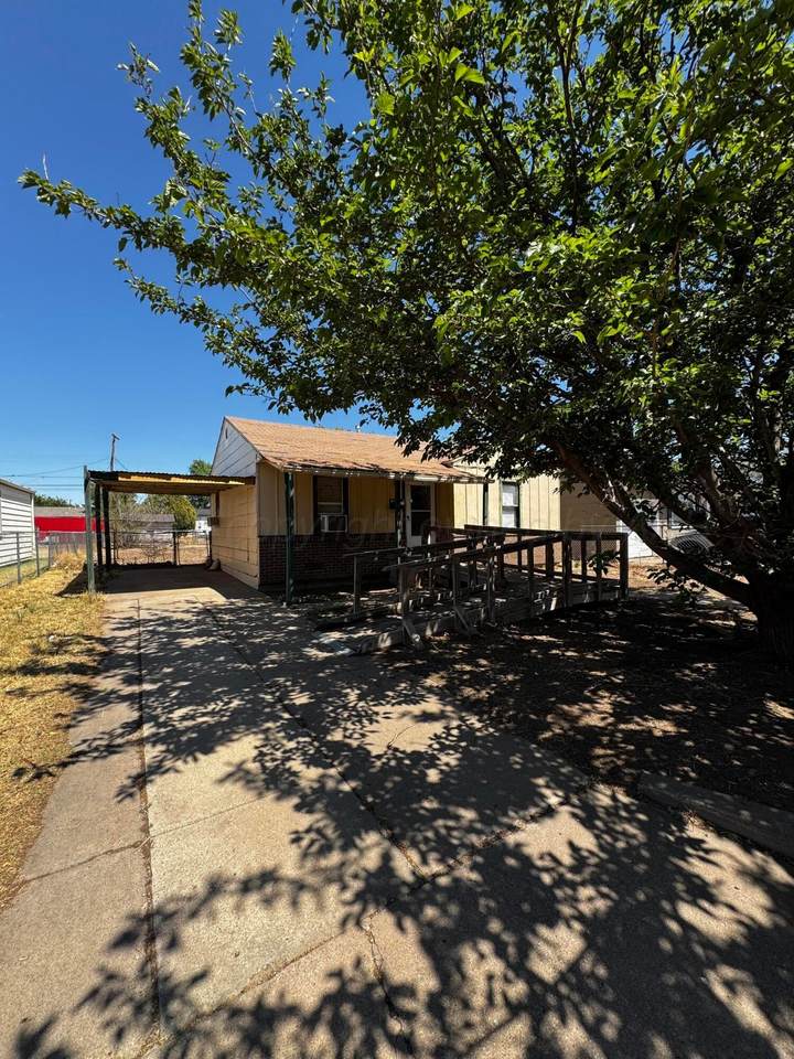 1606 Roosevelt Street - Photo 1