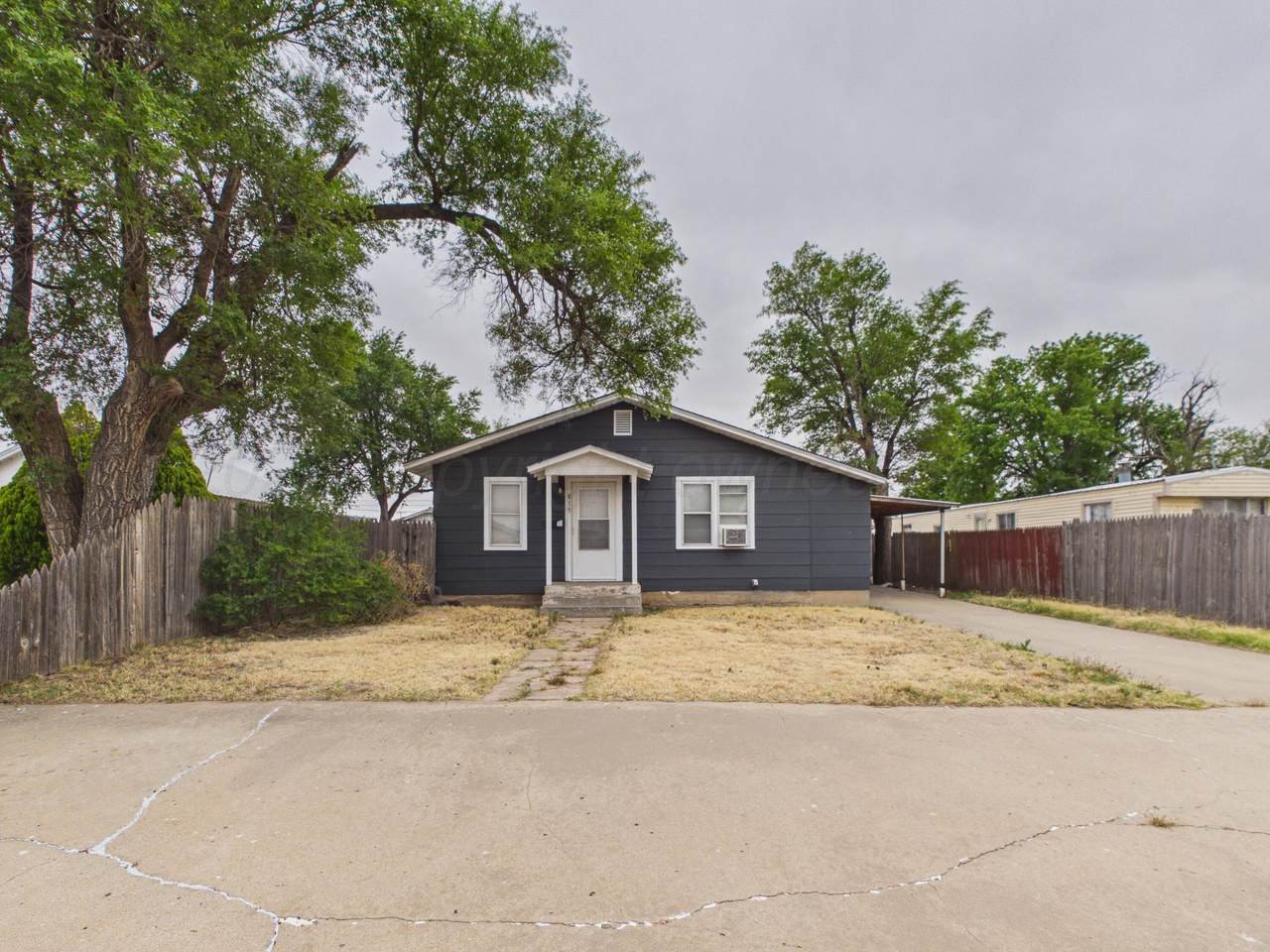 815 Kingsmill Avenue - Photo 1
