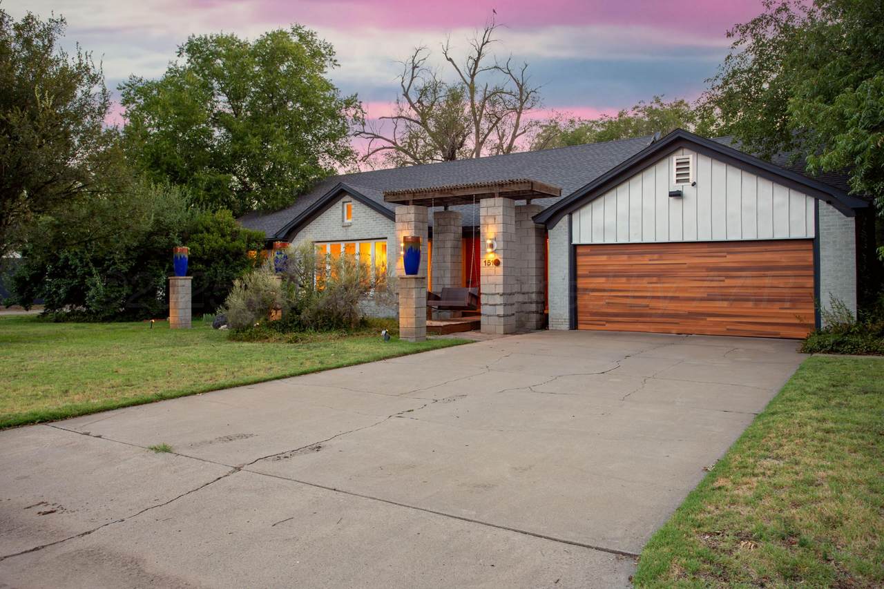 1510 Crockett Street - Photo 1