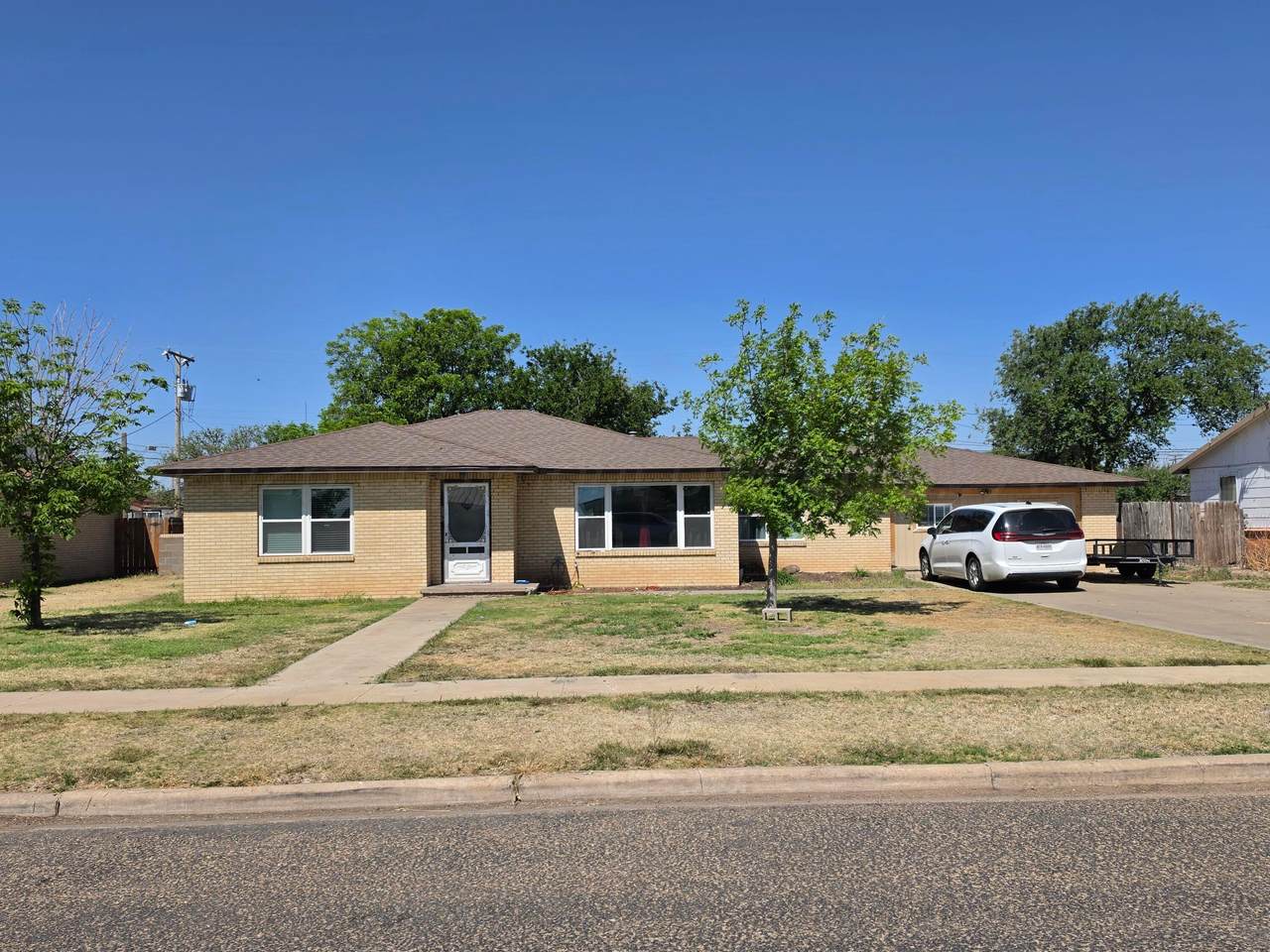 806 Avenue R - Photo 1