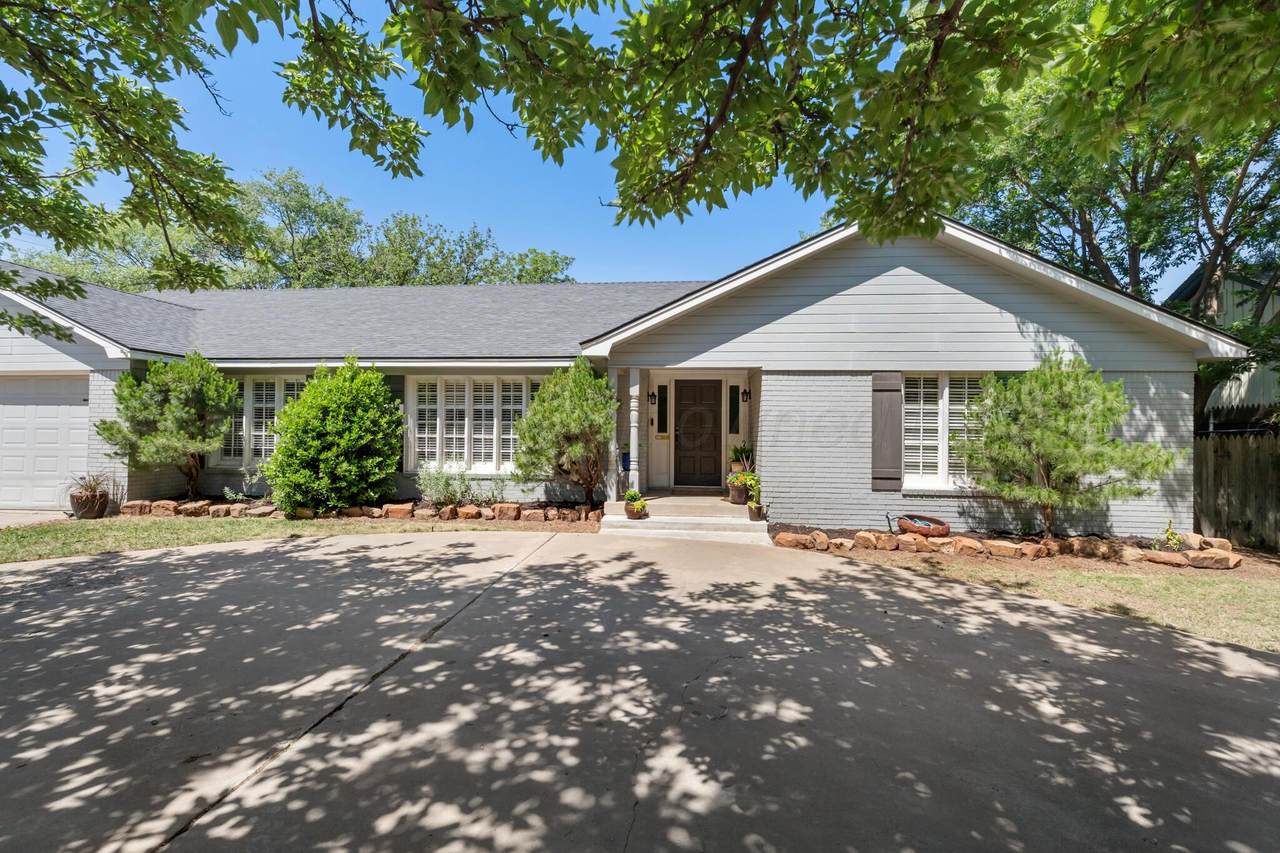 3216 Hawthorne Drive - Photo 1
