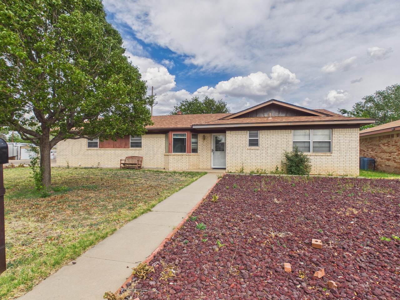 318 Cedar Avenue - Photo 1