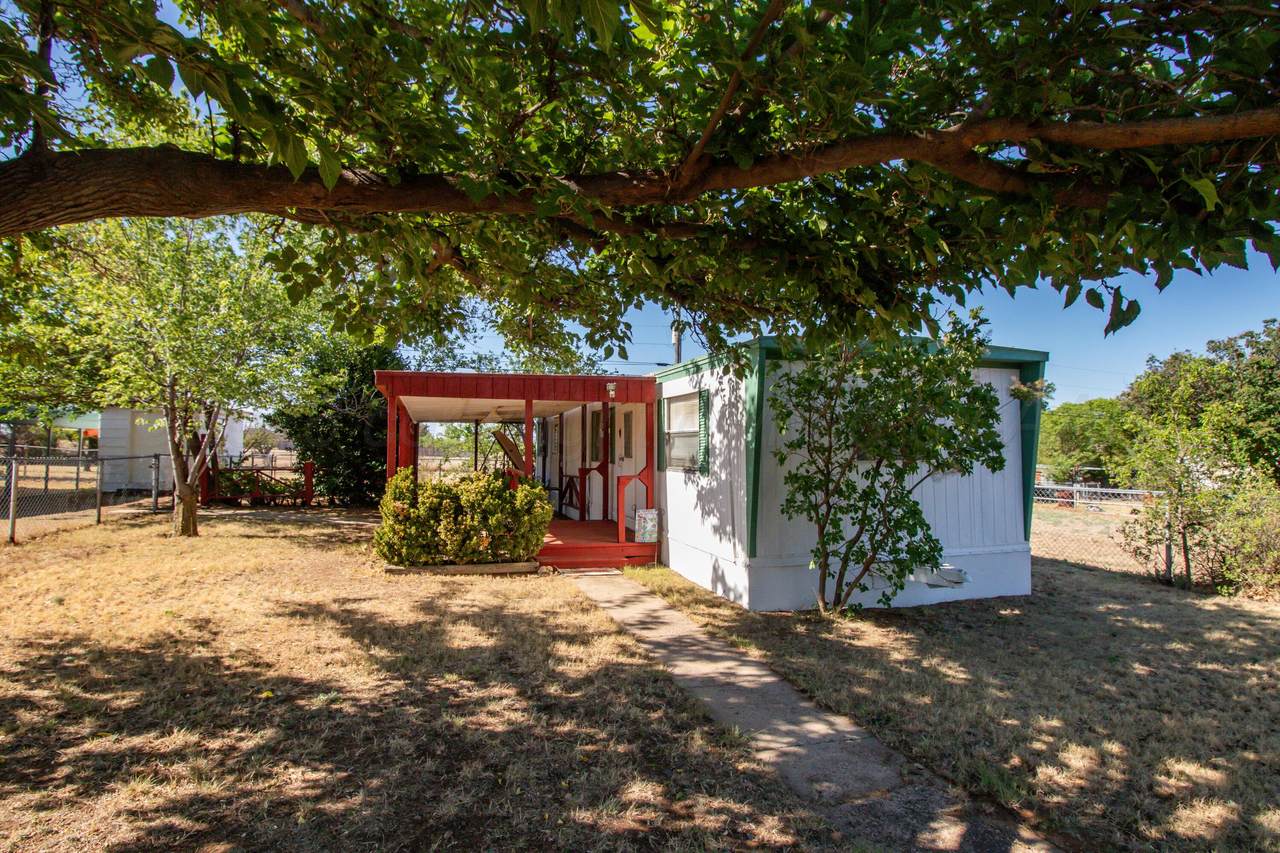 201 Janny Drive - Photo 1