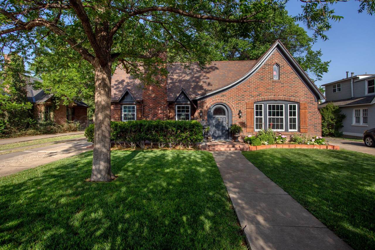 2214 Hughes Street - Photo 1