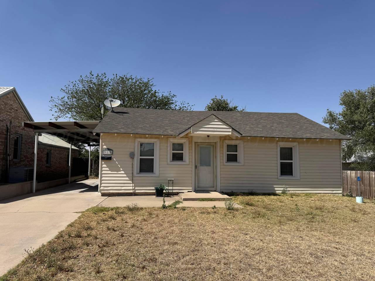 915 Ash Street - Photo 1