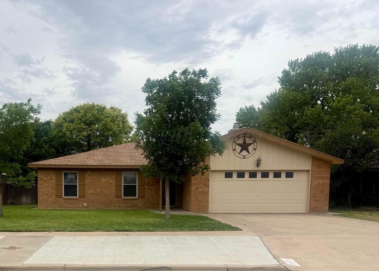 1216 Mills Avenue - Photo 1