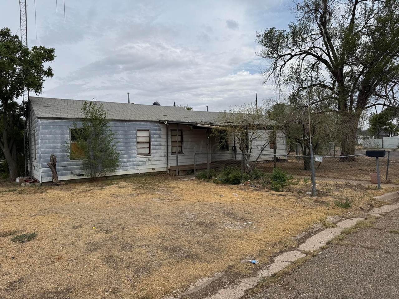1407 Carter Street - Photo 1