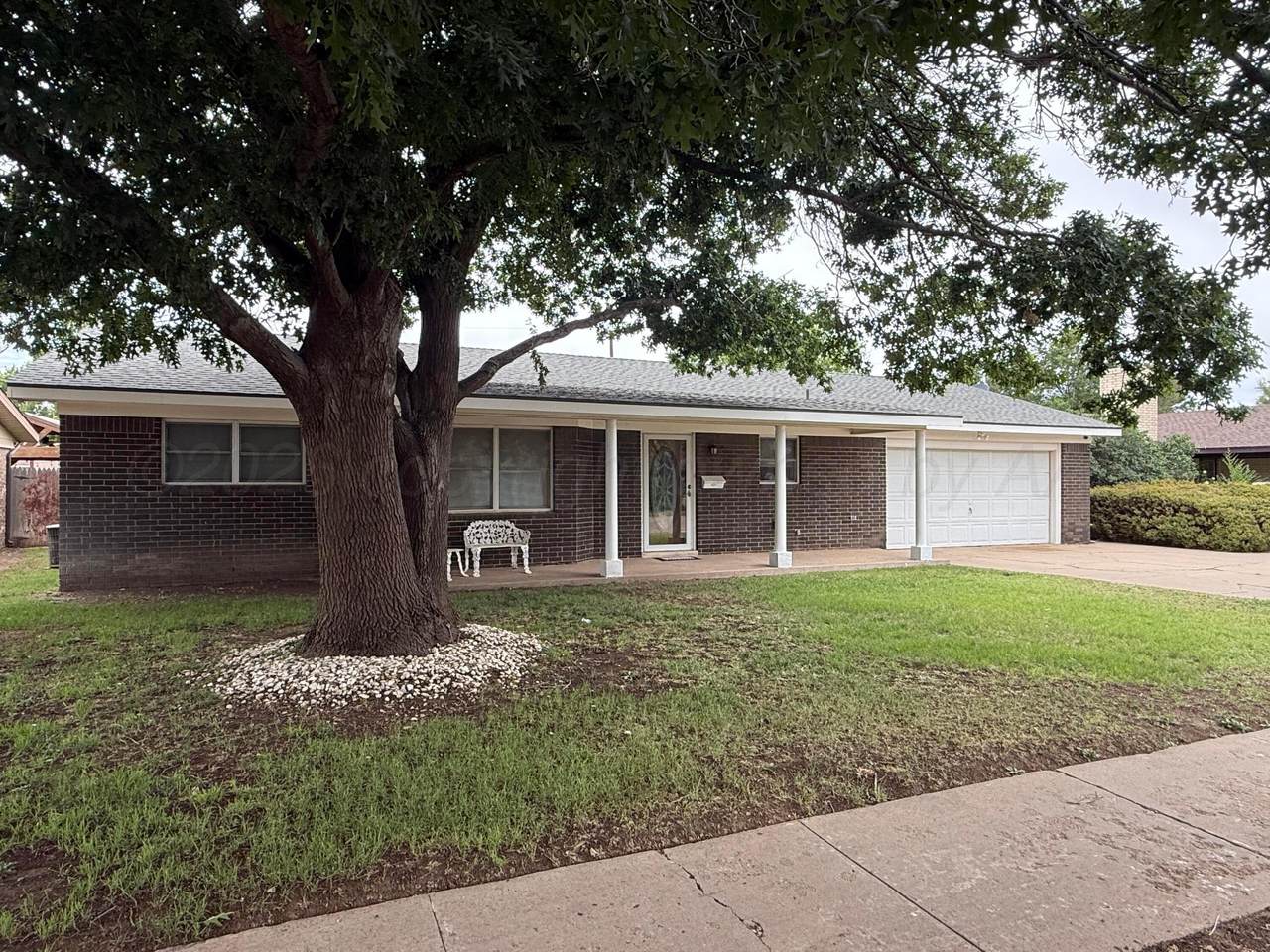 511 Willow Avenue - Photo 1