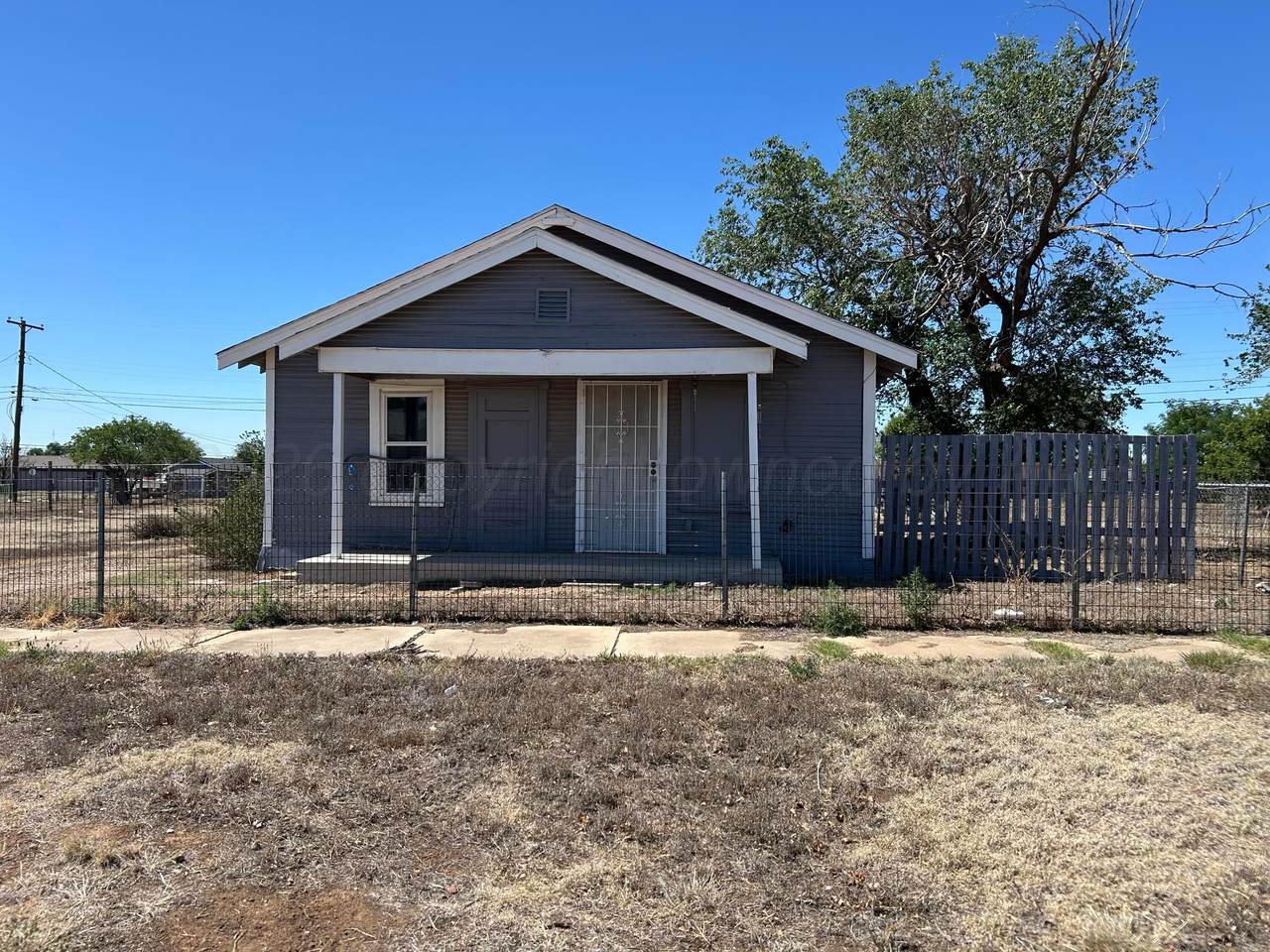 2407 3rd Avenue - Photo 1