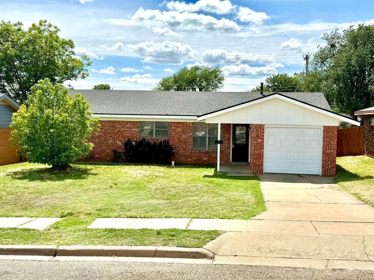 1410 Primrose Lane - Photo 1