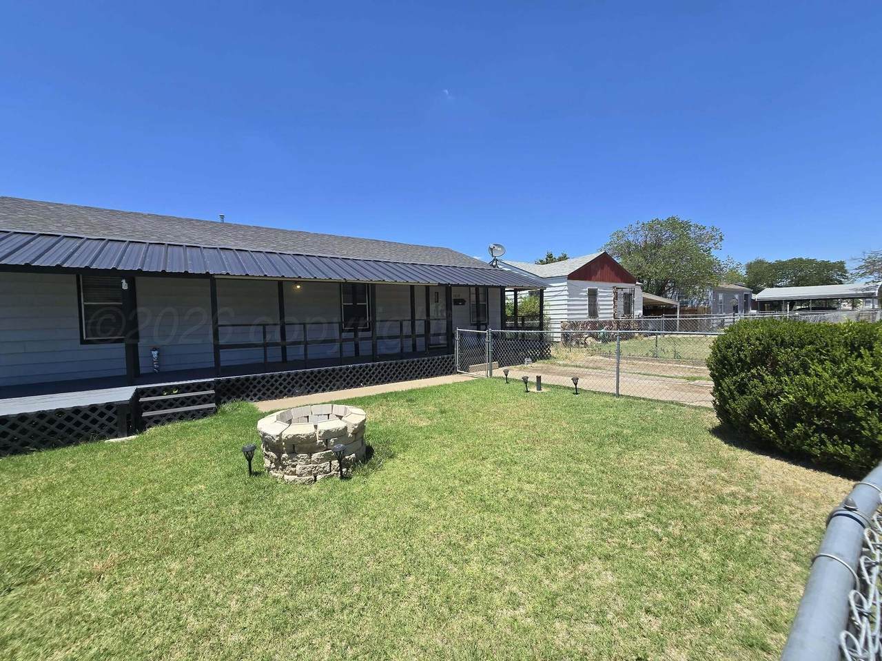 1619 Highland - Photo 1