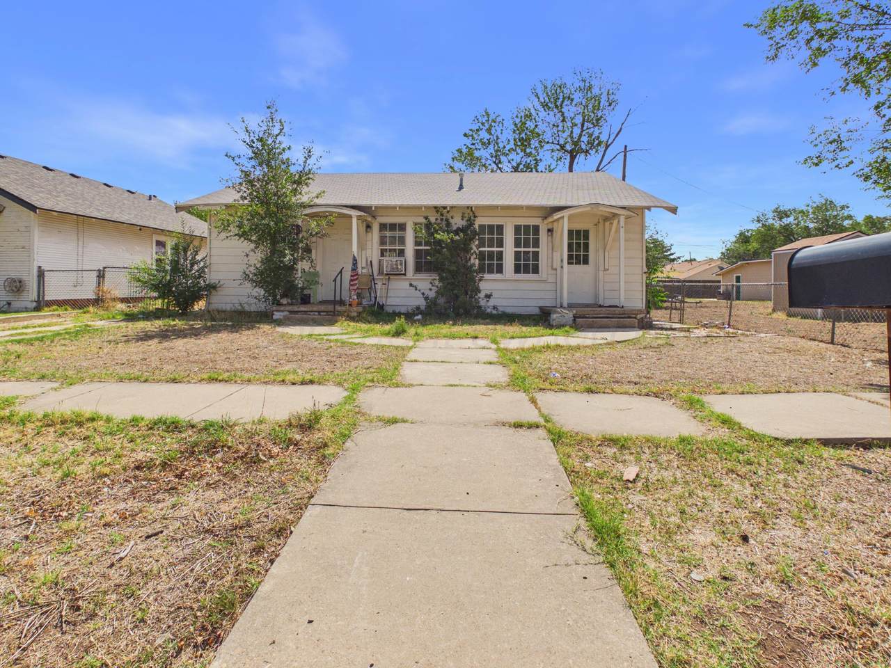 913 Louisiana Street - Photo 1
