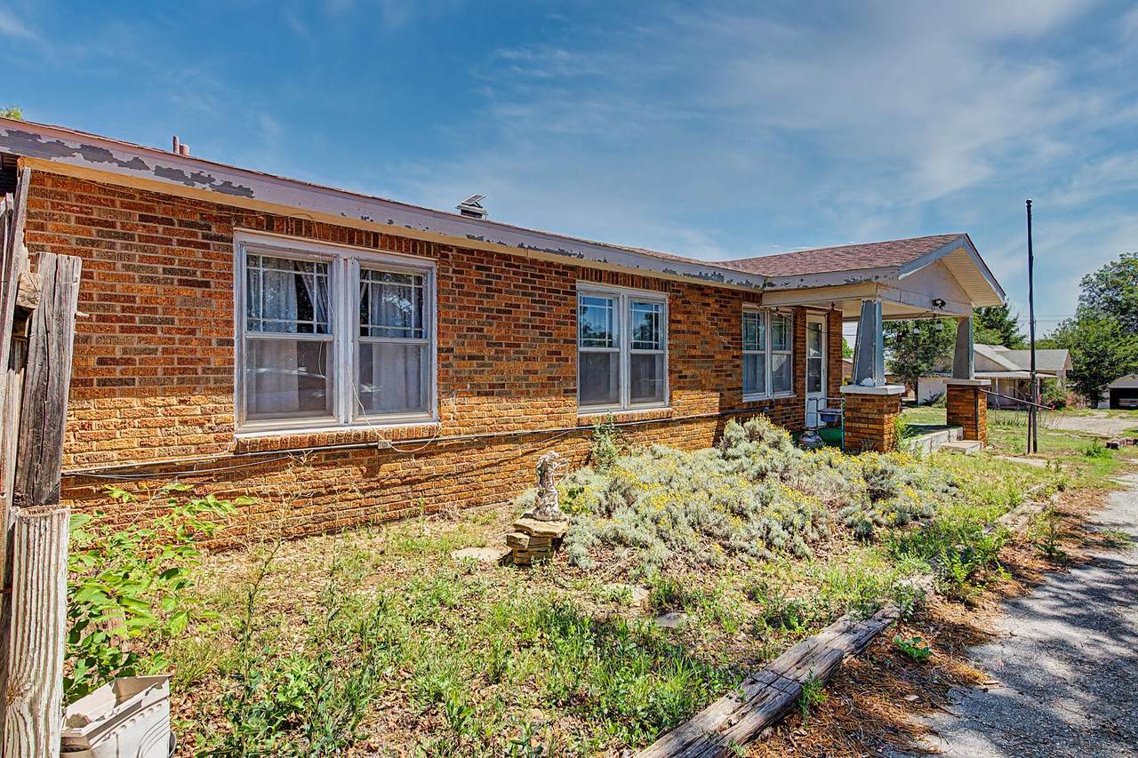 615 Madden Street - Photo 1
