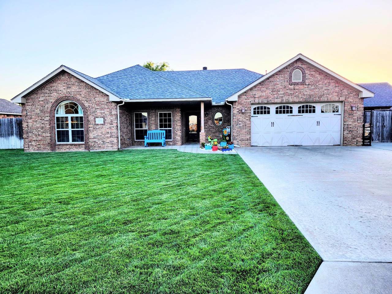 2206 Sequoia Street - Photo 1