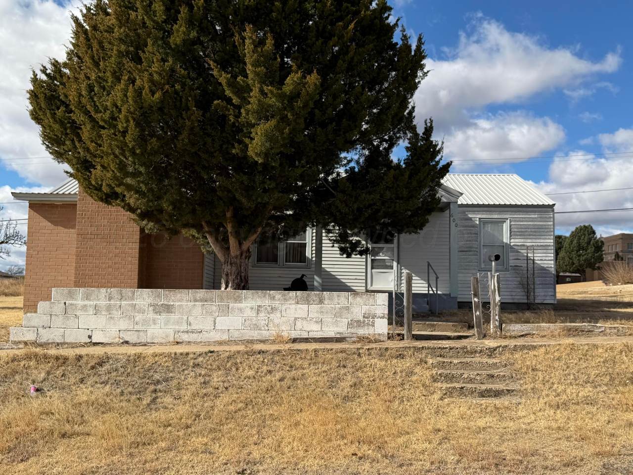 600 Greenough Avenue - Photo 1