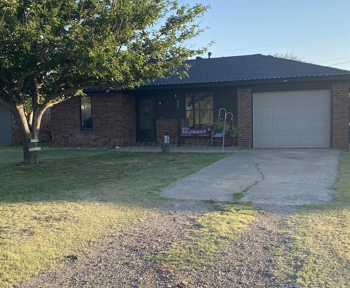 605 Groom Avenue - Photo 1