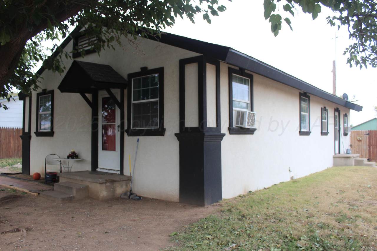 400 Blevins - Photo 1