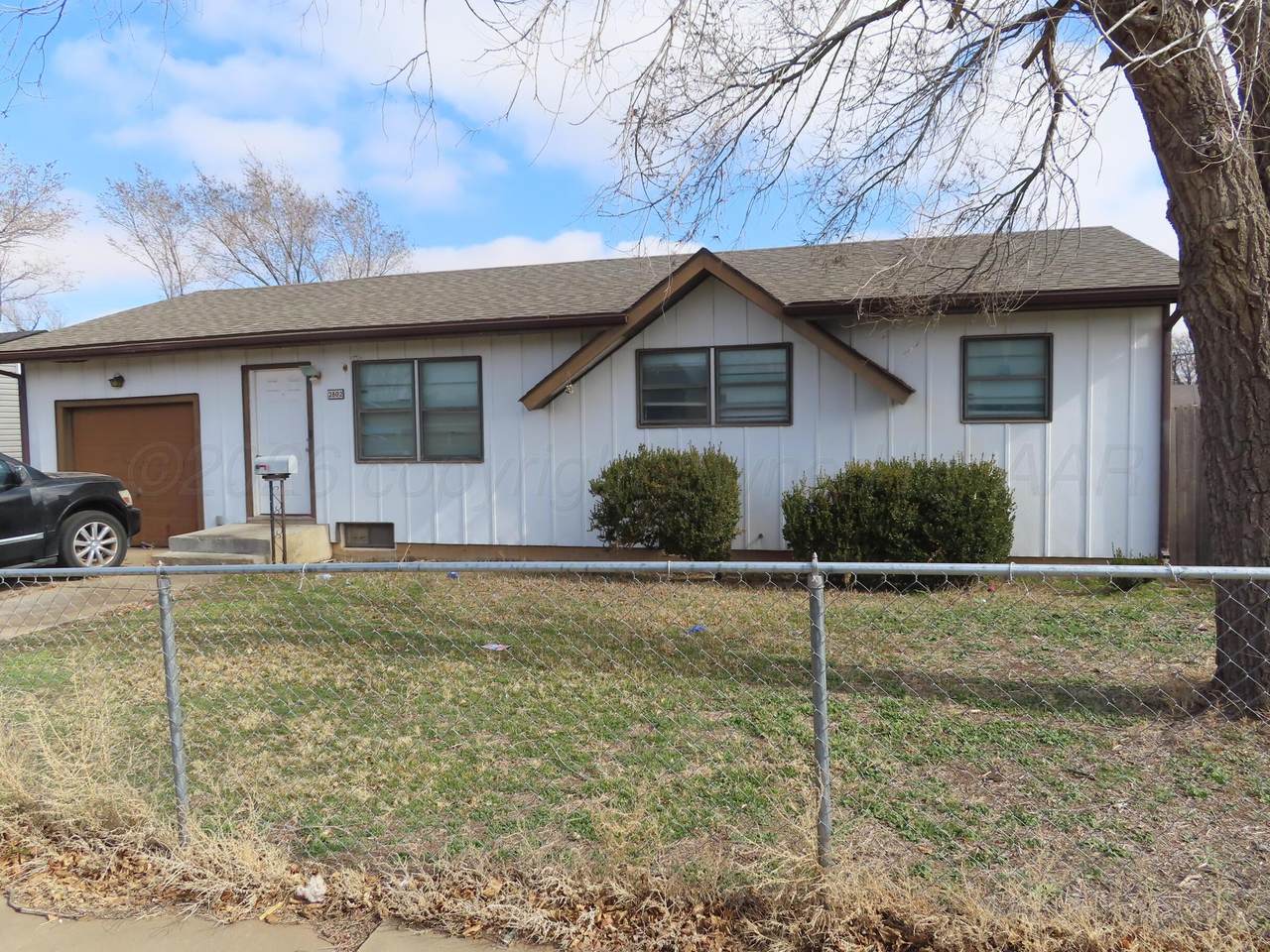 2802 Magnolia - Photo 1