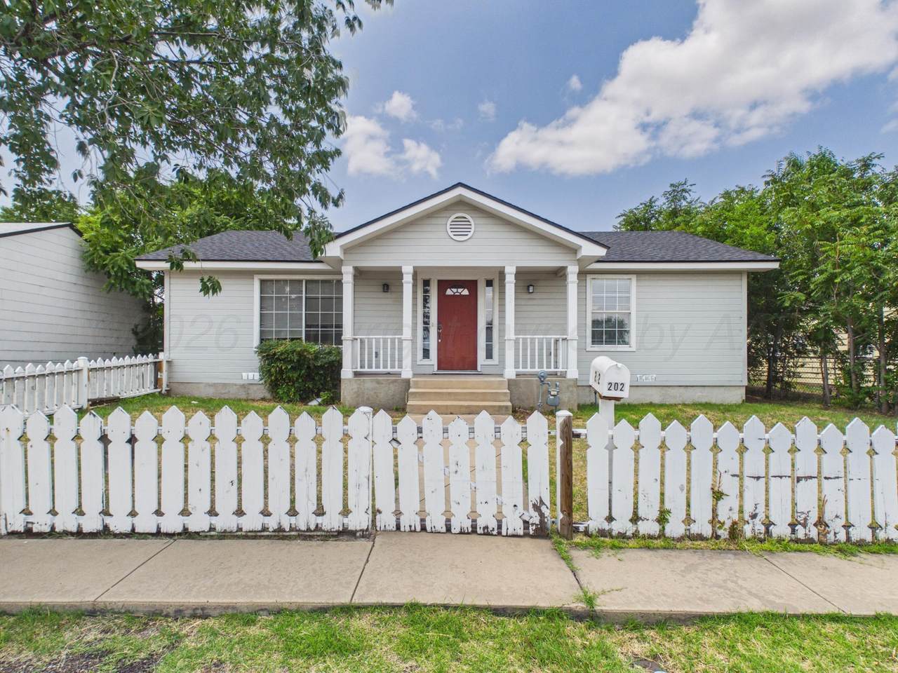 202 Hickory Street - Photo 1