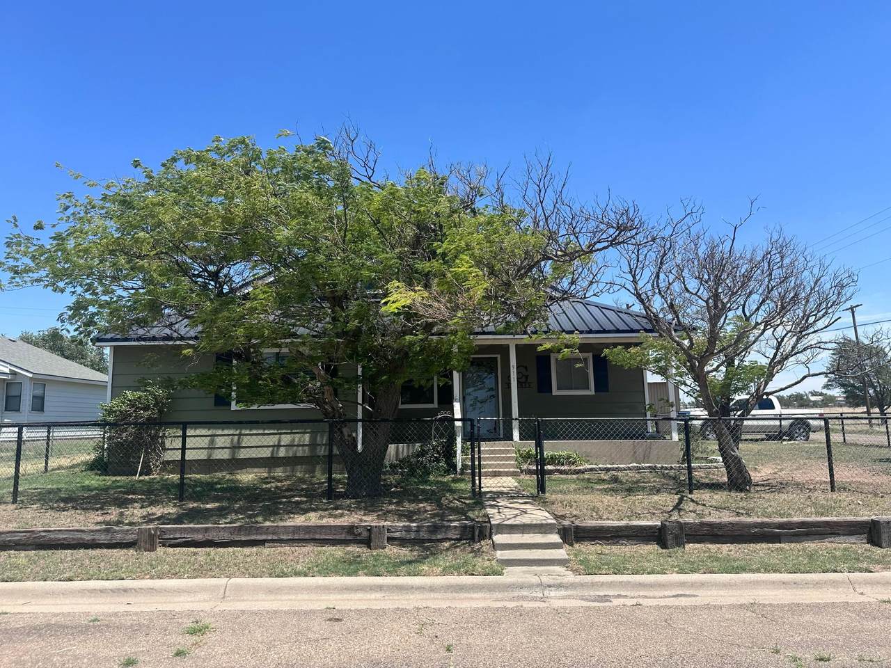 911 Roosevelt Street - Photo 1