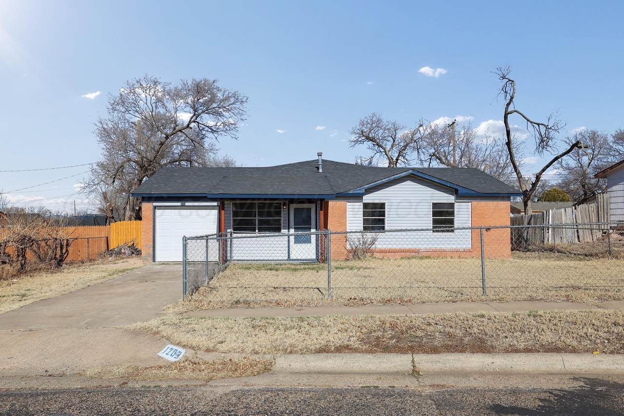 1203 Sycamore Street - Photo 1