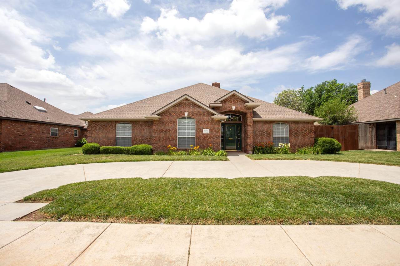 8202 Victory Drive - Photo 1