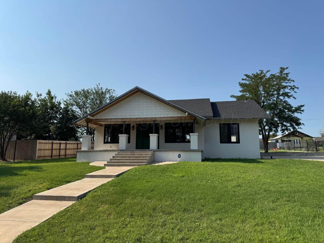 906 Cheyenne Avenue - Photo 1