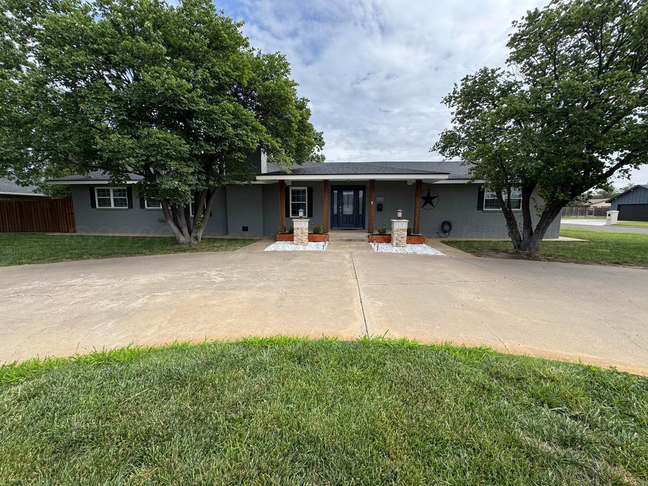 2011 9TH Avenue - Photo 1