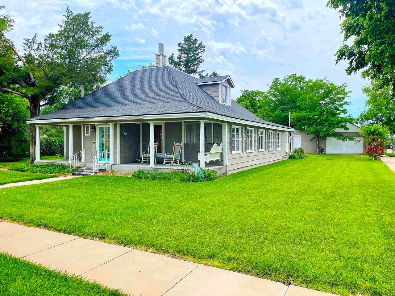 302 Baylor Street - Photo 1