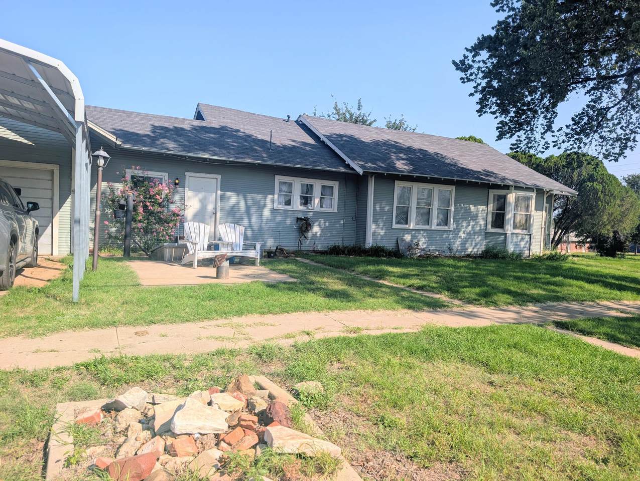 420 6th Street - Photo 1