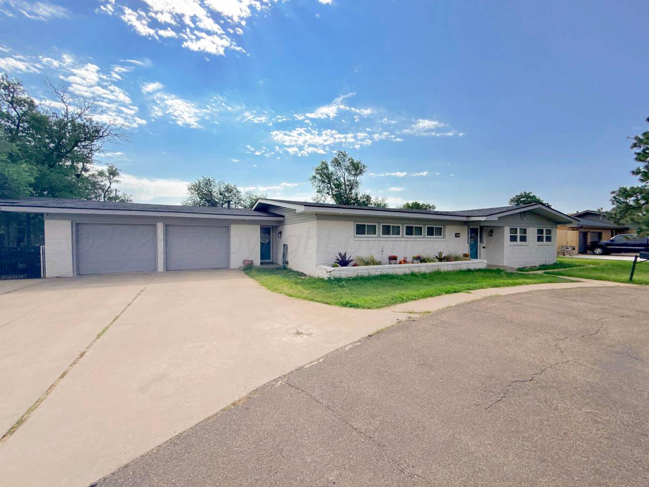 2336 Duncan Street - Photo 1