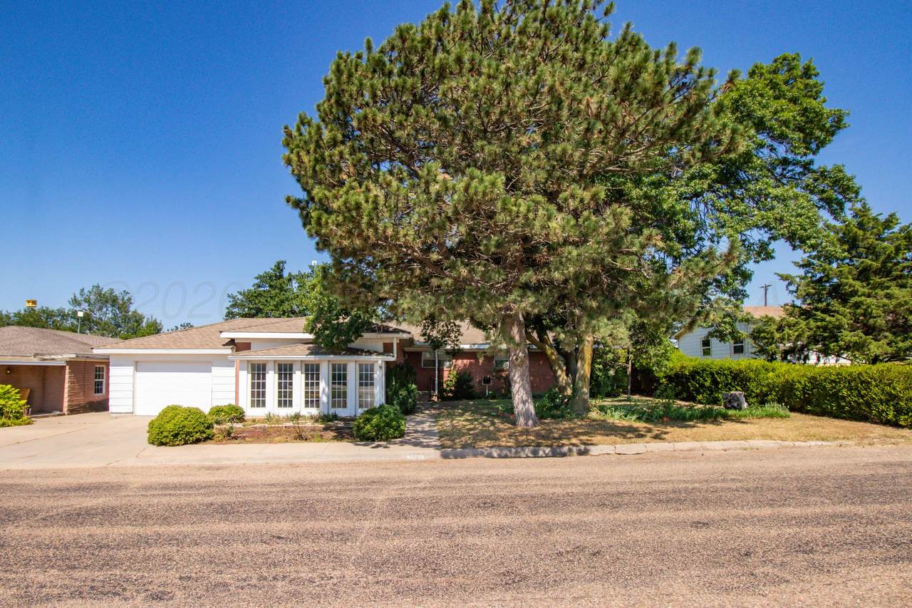 1009 Main Street - Photo 1