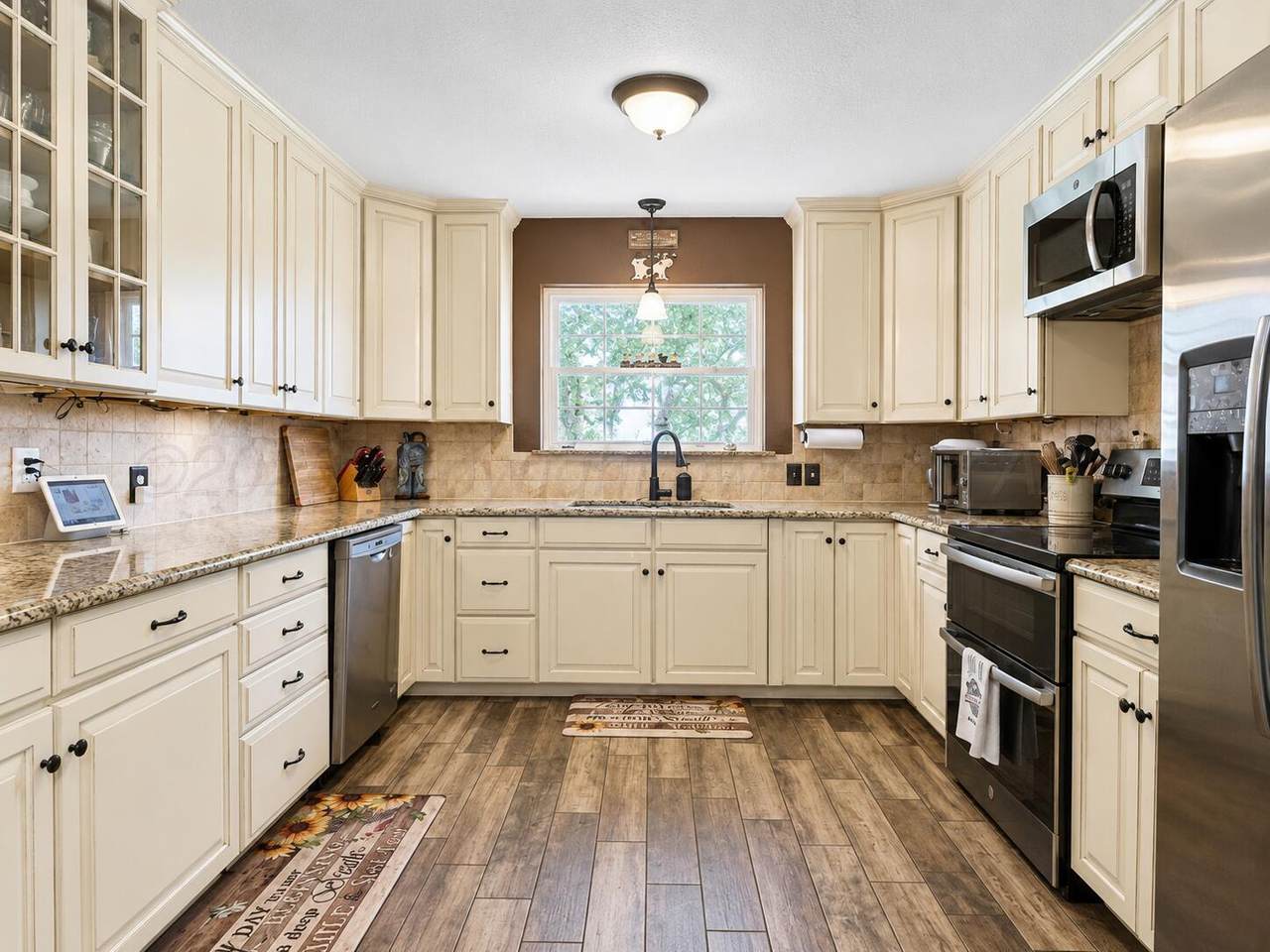 802 Wilbanks Drive - Photo 1