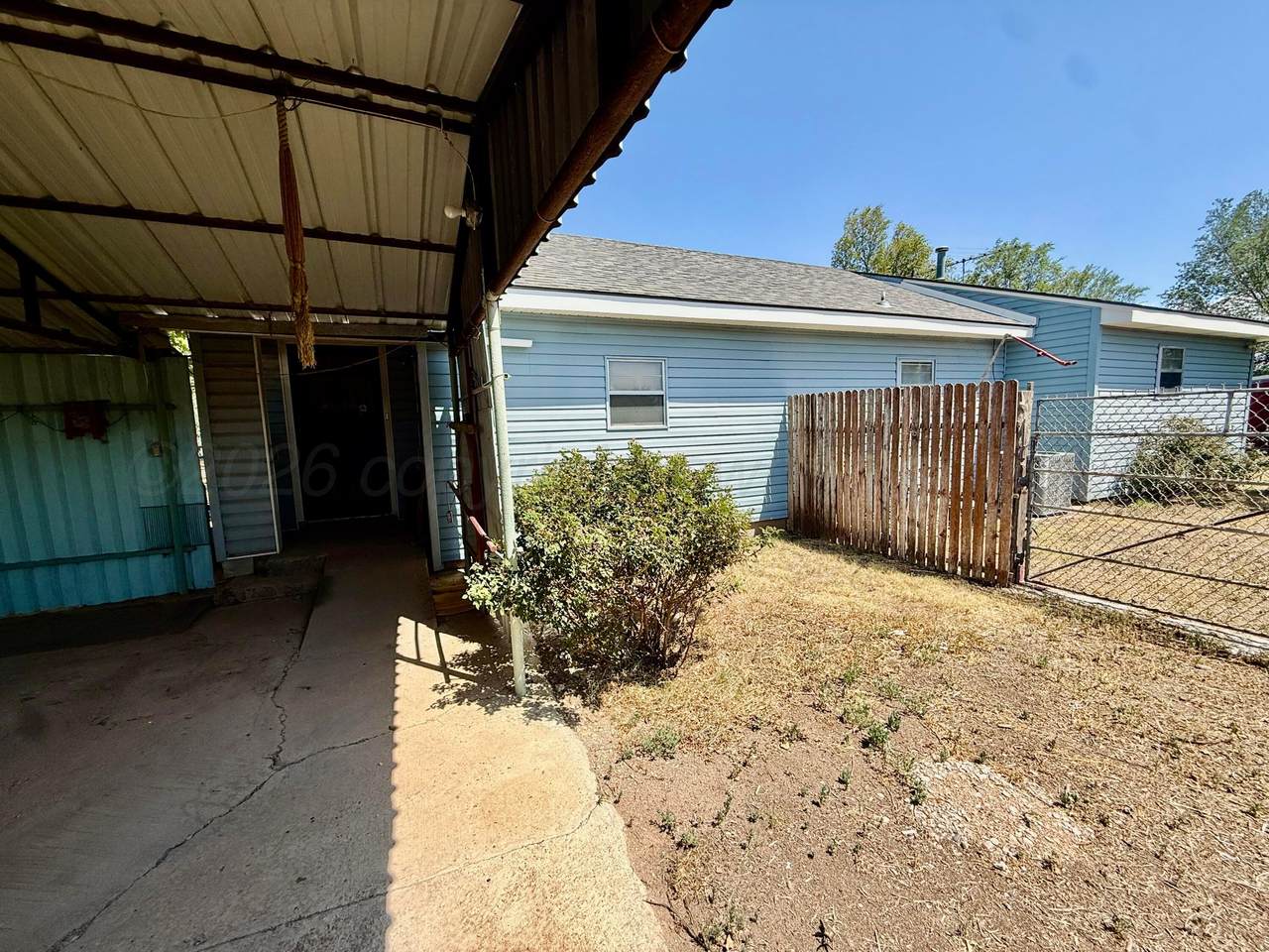 814 11TH Street - Photo 1