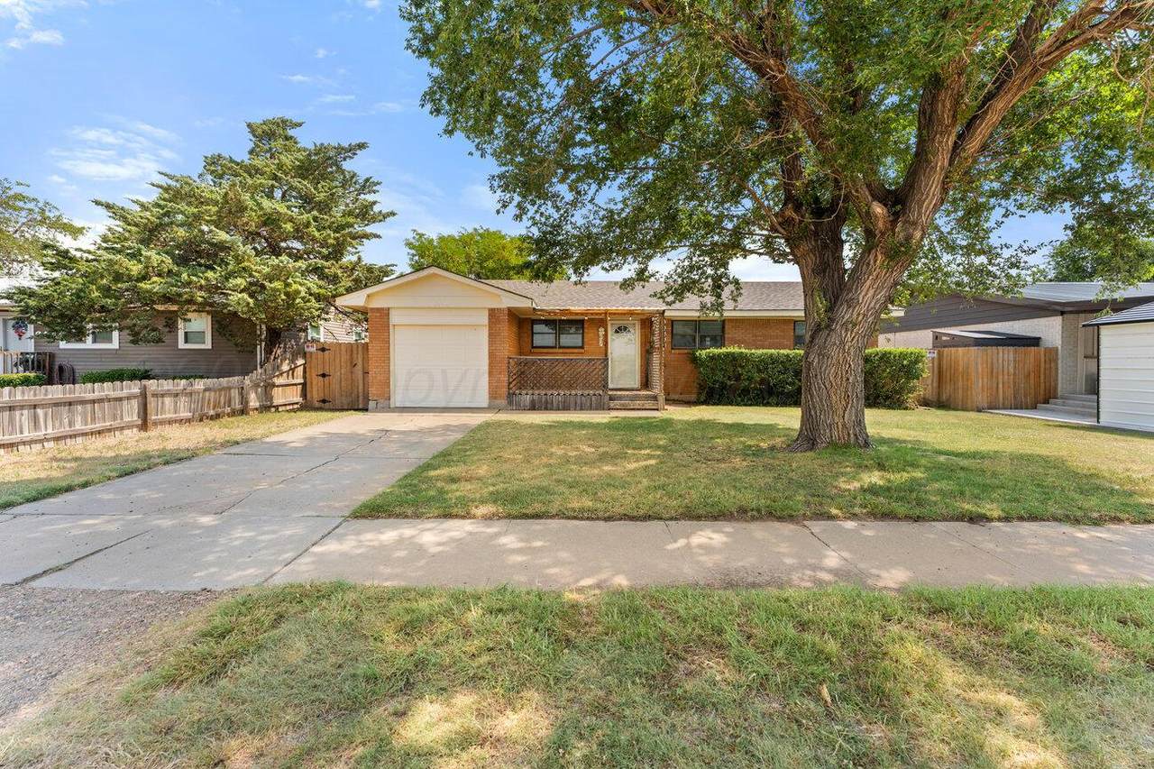 607 Holmes Avenue - Photo 1