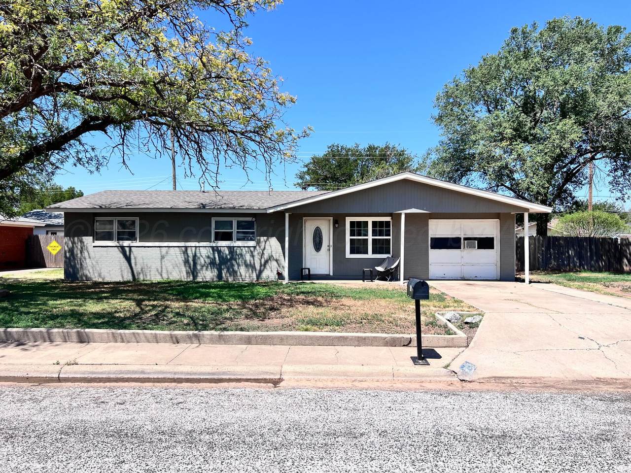 131 Northwest Drive - Photo 1