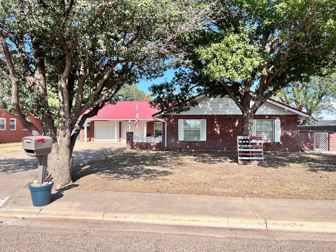 412 Sunset Street - Photo 1