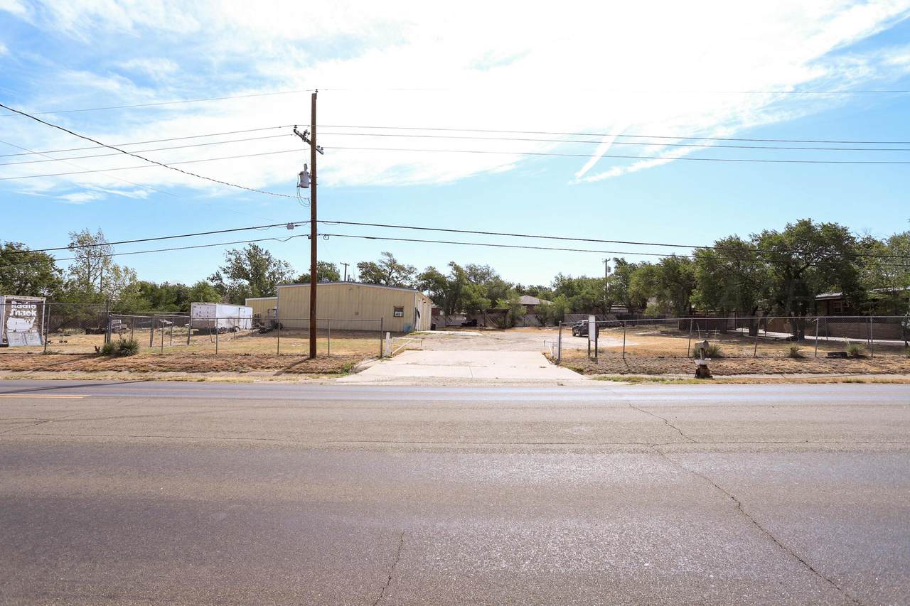 7624 River Road - Photo 1