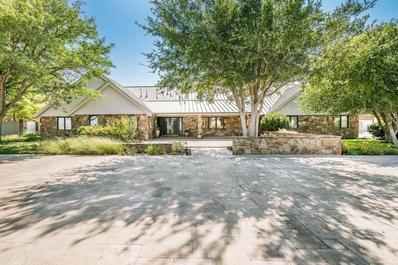 2115 Loop 143 - Photo 1