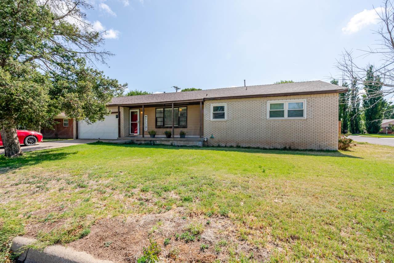 1421 Elm Avenue - Photo 1