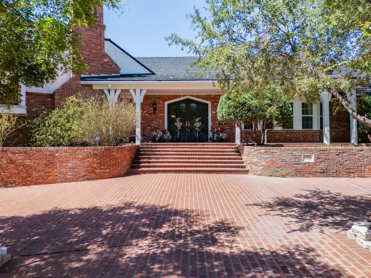 1302 Conlen Avenue - Photo 1