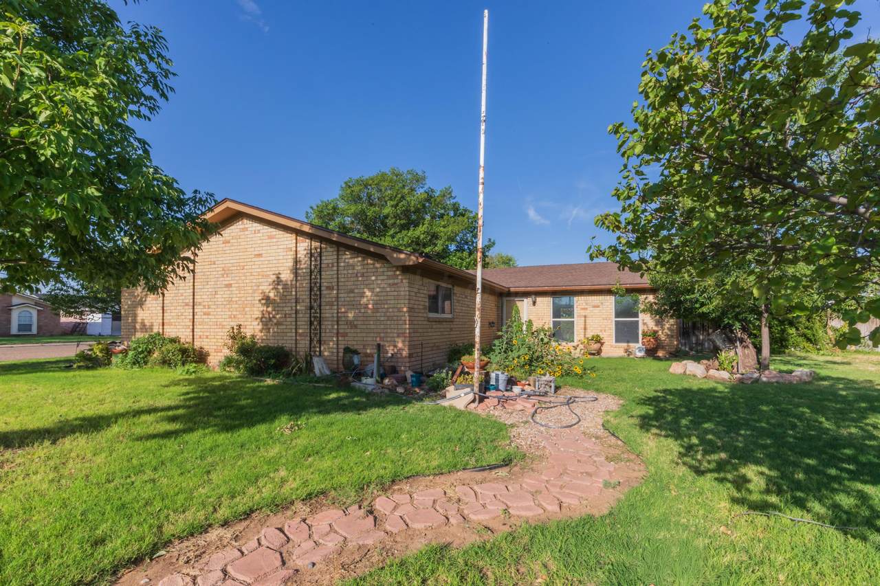 401 Pear Avenue - Photo 1