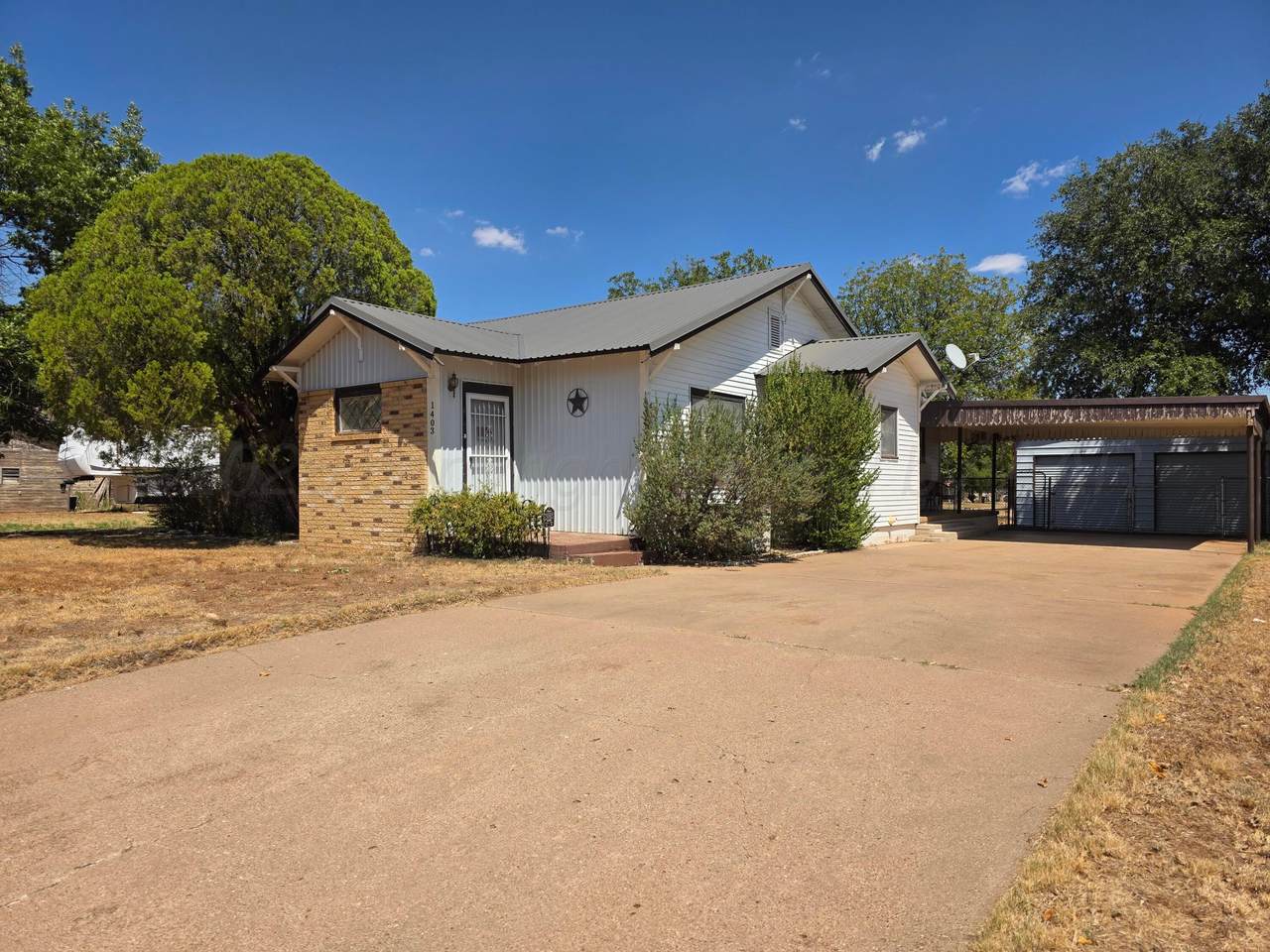 1403 Bray Avenue - Photo 1