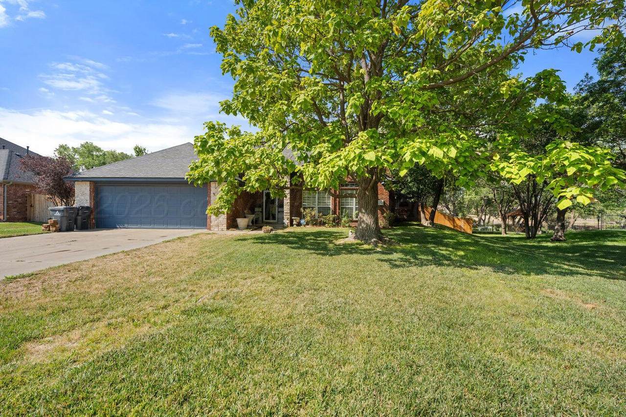 7321 Smoketree Drive - Photo 1